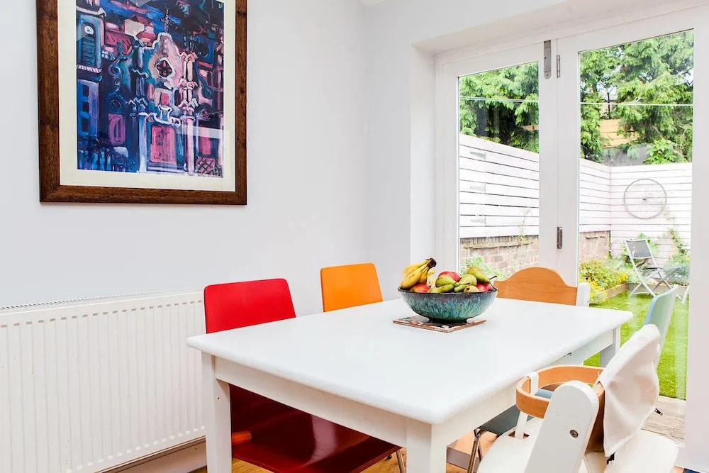 3 Bedroom Property With Garden in Central