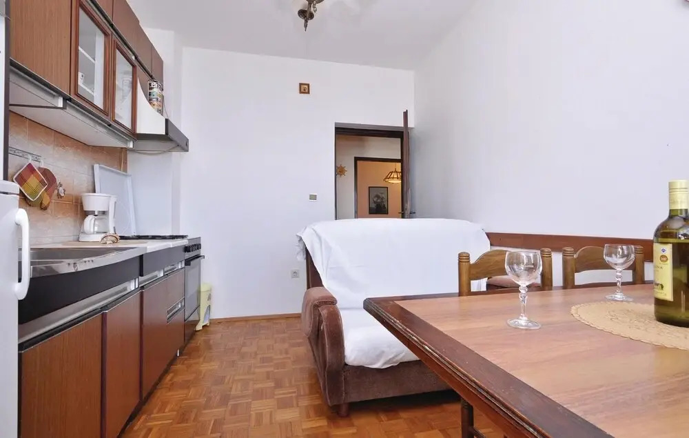 Beautiful Apartment in Starigrad Paklenica With 2 Bedrooms