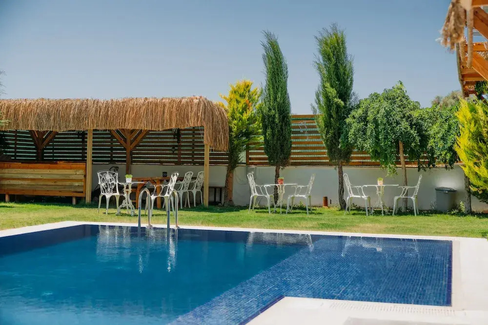 Laradi Otel