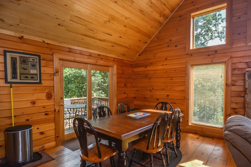 Lucky Bear Lodge 5 Bedroom House
