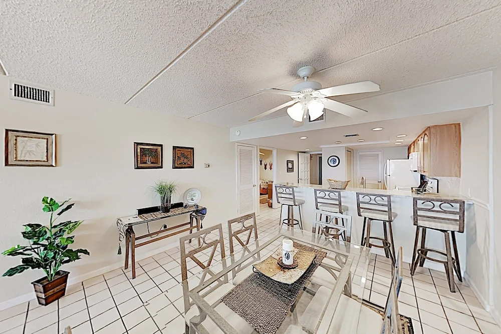 4400 Gulf Blvd Condo Unit 105