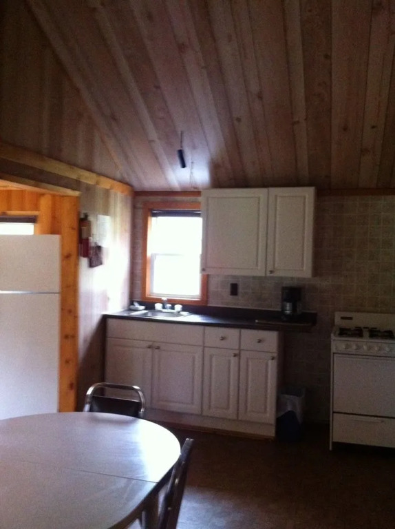 Gull Lake Cottages and Campground
