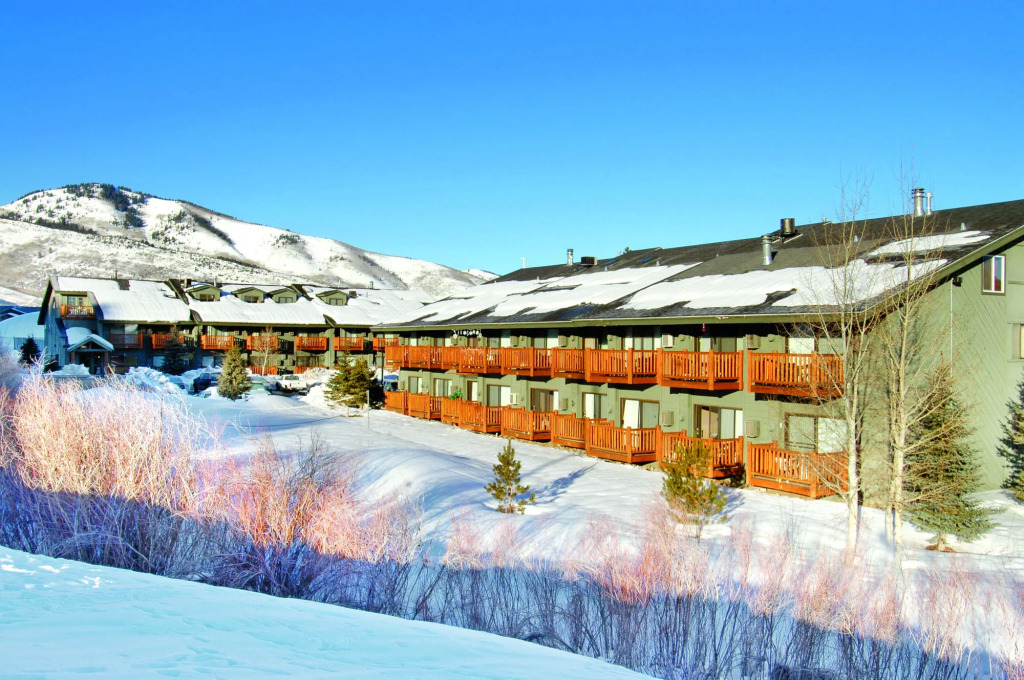 Prospector Accommodations by All Seasons Resort Lodging