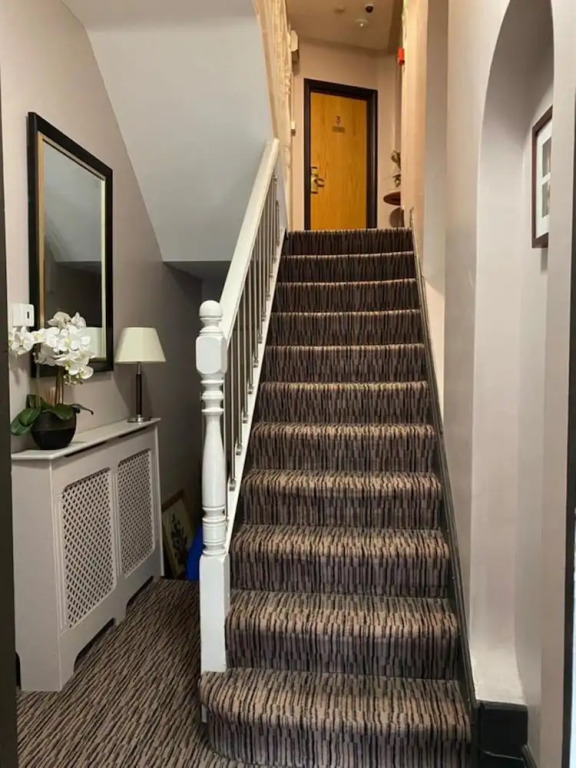 Thameside Hotel