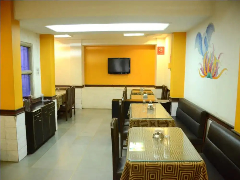 OYO 2161 Hotel Ashray