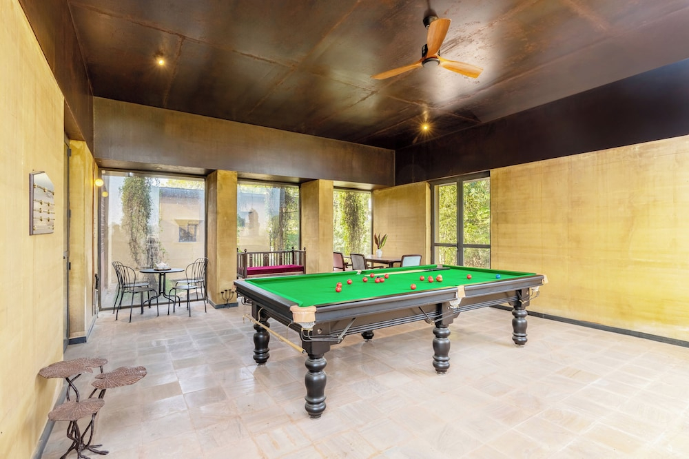 ELIVAAS Hari Bagh 4 BHK Villa with Gaming Zone & Art Nook