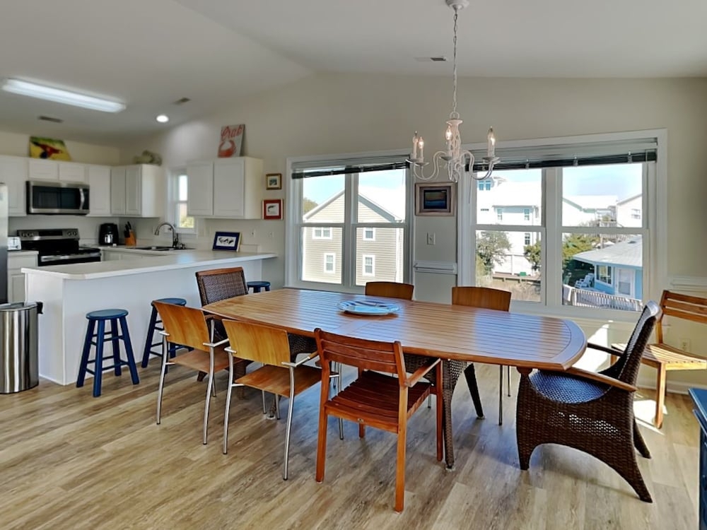 The Channel Marker by Topsail Realty