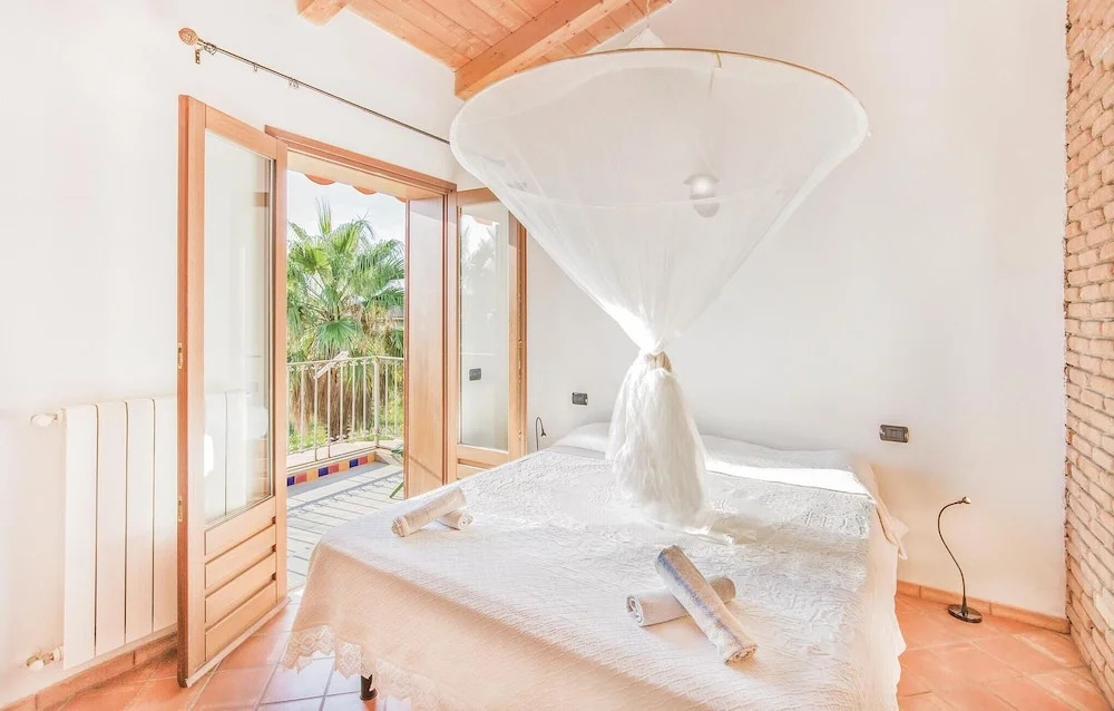 Lovely Home In S Maria Di Ricadi Vv With Wifi