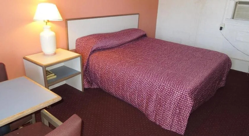 Taffy Motel