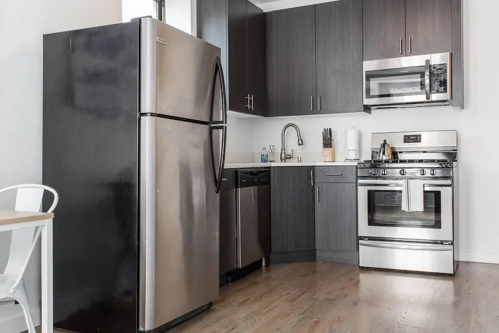 Chestnut Charm - Modern 1 BDR in Downtown