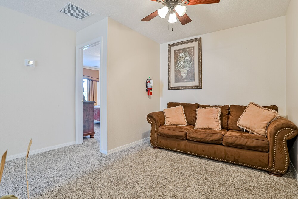 Spacious and Inviting Home With Private Pool, Central AC, and Washer/dryer