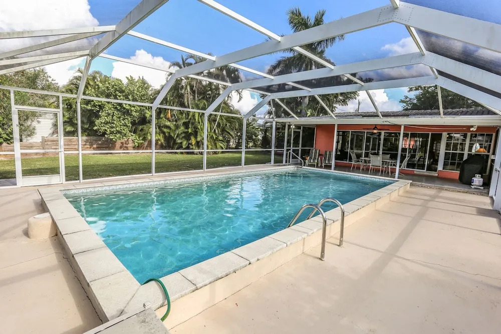 271 Ibis Street