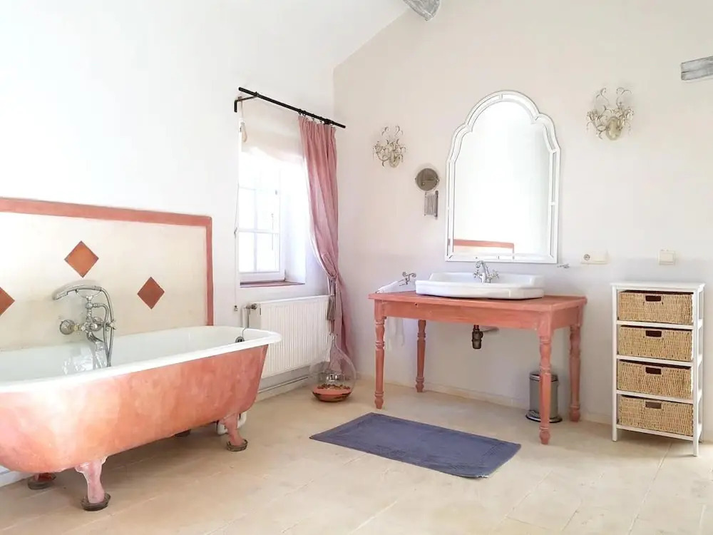 Villa With 5 Bedrooms in Seguret, With Private Pool, Enclosed Garden and Wifi