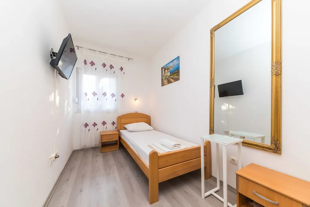 Apartments Damjan