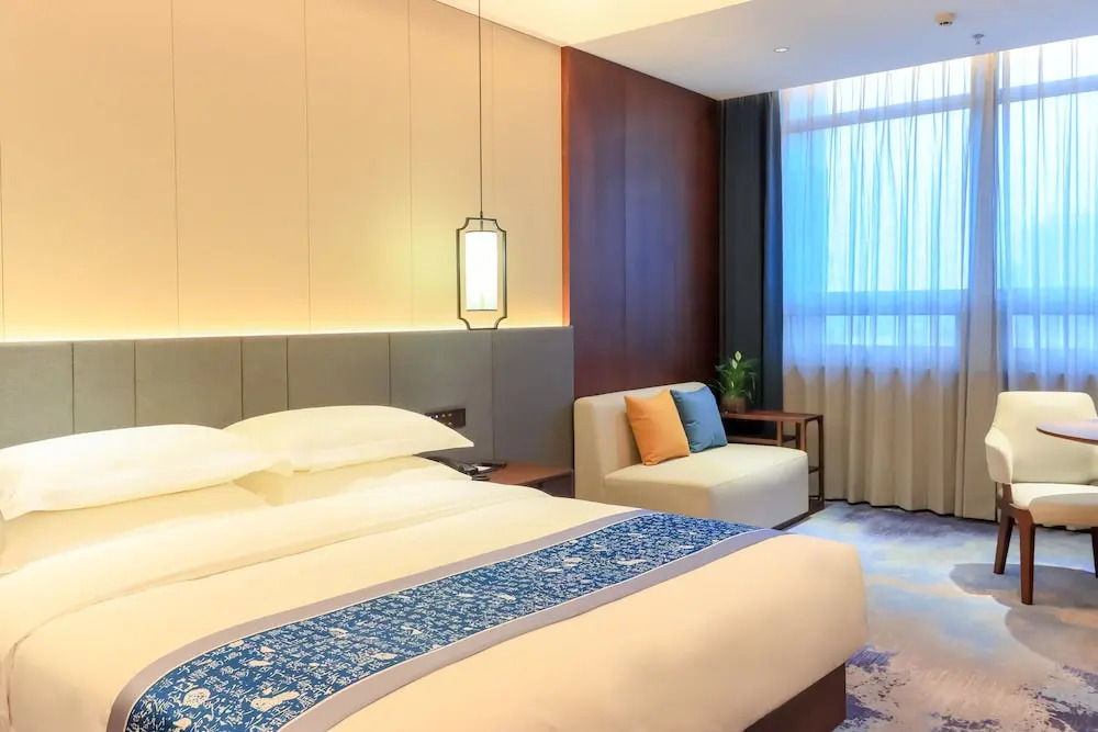 Yun-Ray Phoenix Hotel