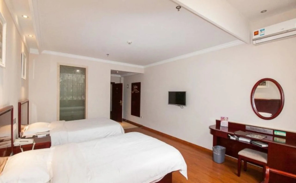 GreenTree Inn Jiangsu Wuxi Yangjian Xihu Road Express Hotel