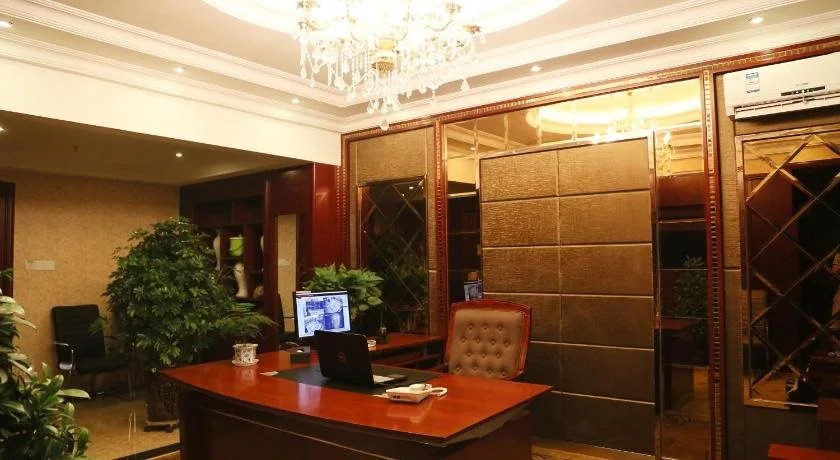 Dunhuang Longfeng Hotel