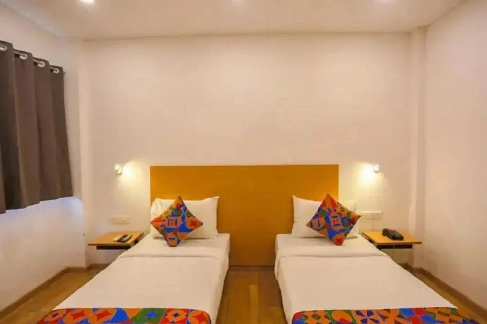 Fabhotel Sunshine Comfy Stay