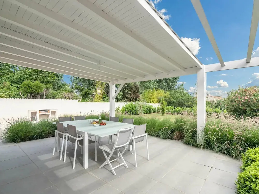 Luxurious villa in Saint geniès de Fontedit with heated pool