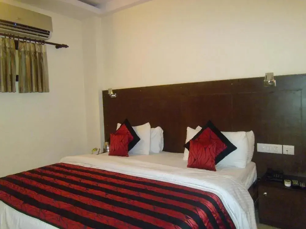 Hotel Breeze Inn