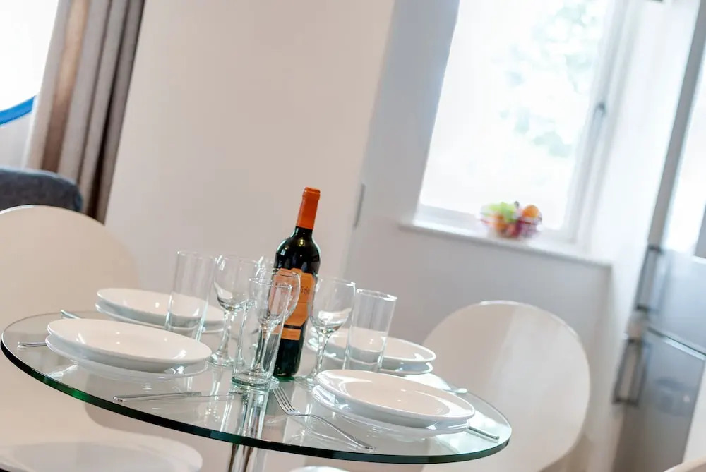 Base Serviced Apartments - The Docks