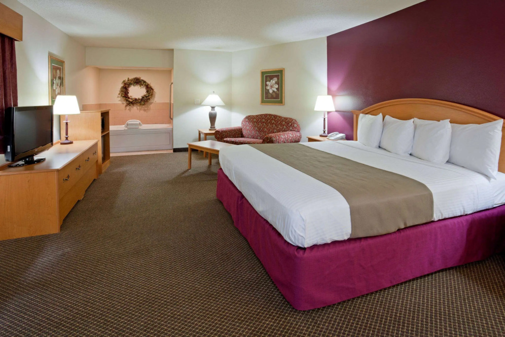 AmericInn by Wyndham Jackson