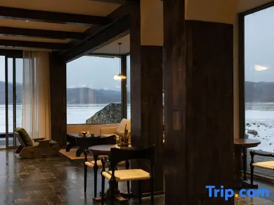 Shangri-La Chanson Mu Yun Pan Hai Manor