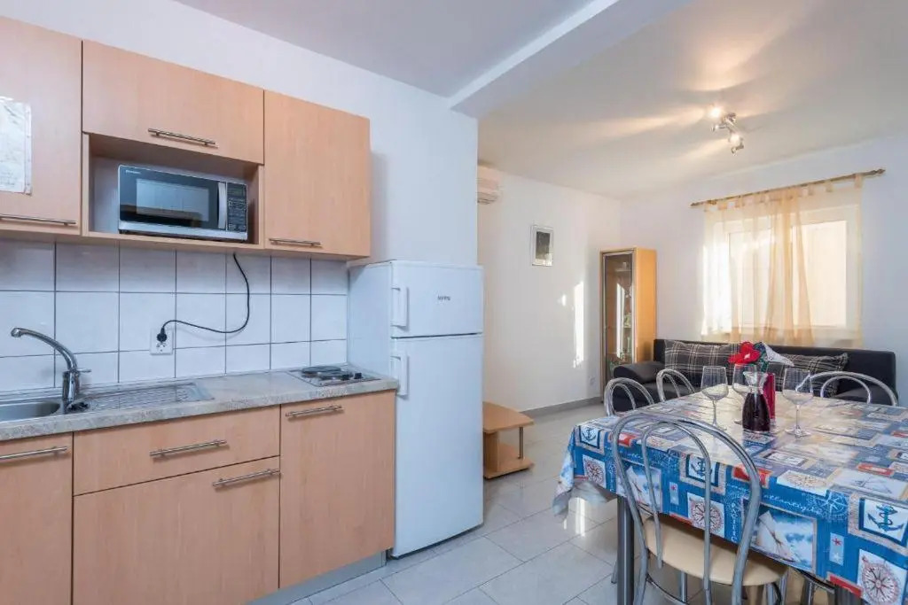 Apartments Maestral