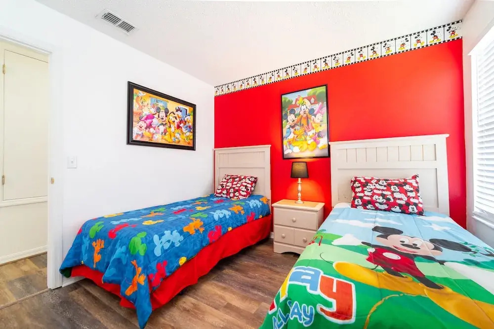 87631 Games Room+2-masters+hottub+water View!