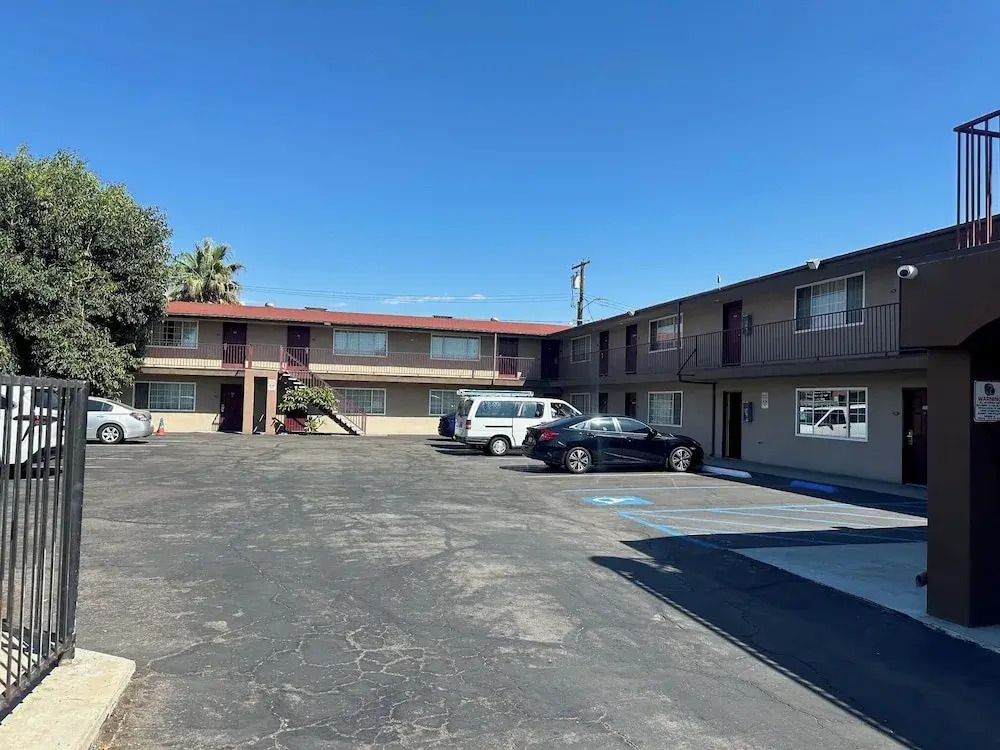 Driftwood Motel - Colton