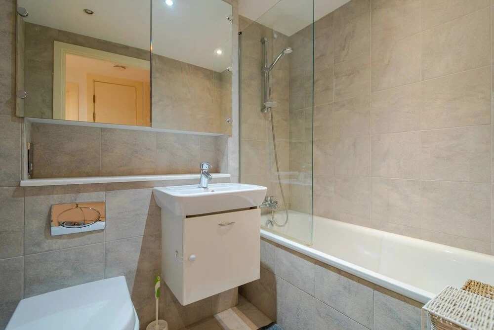 Great Sized Quirky 1 Bedroom Apartment