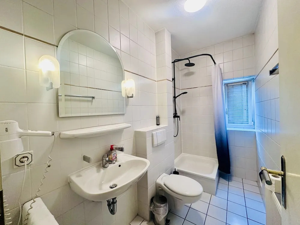 Apartmenthaus am Dom - Zentrum & Ruhige Lage, Perfekt für Business Trip, Auch für Familie, Viel Platz mit Küche