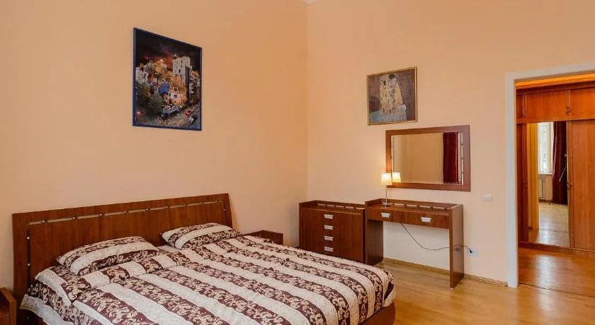 Muzeyniy Lane Kiev Apartment