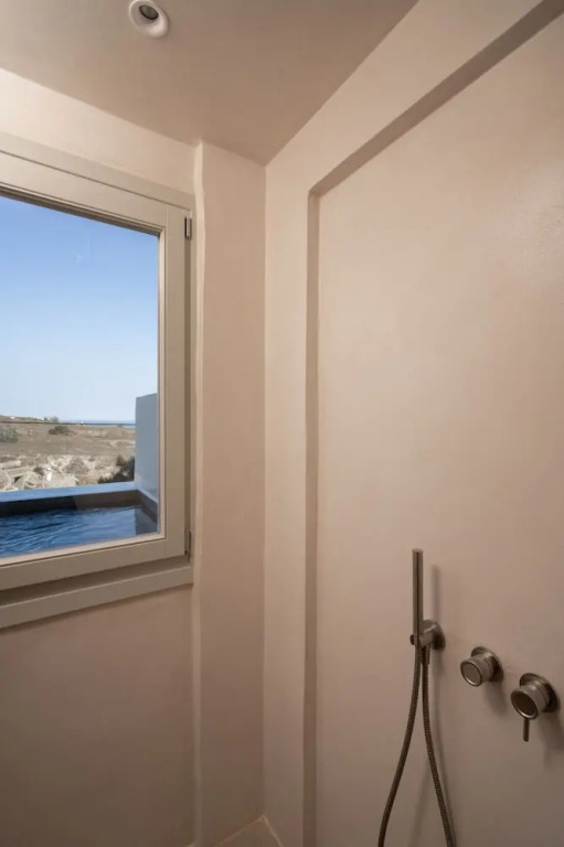 Acanthus Oia - Suites With Private Jacuzzi