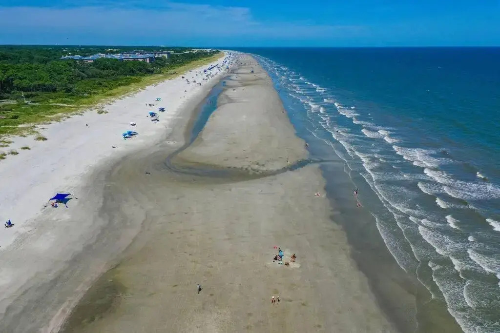 Luxury Beach House - 2min Walk to Beach - Private Pool - Group & Dog Friendly