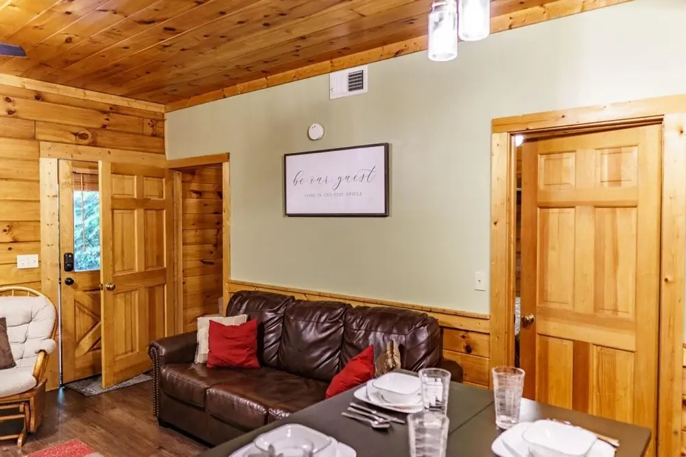 Squirrel's Retreat by Eagles Ridge Resort