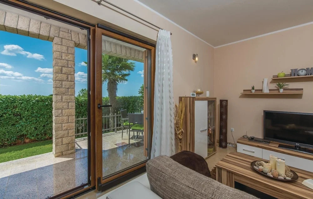 Holiday Home Kastelir 50 With Outdoor Swimmingpool