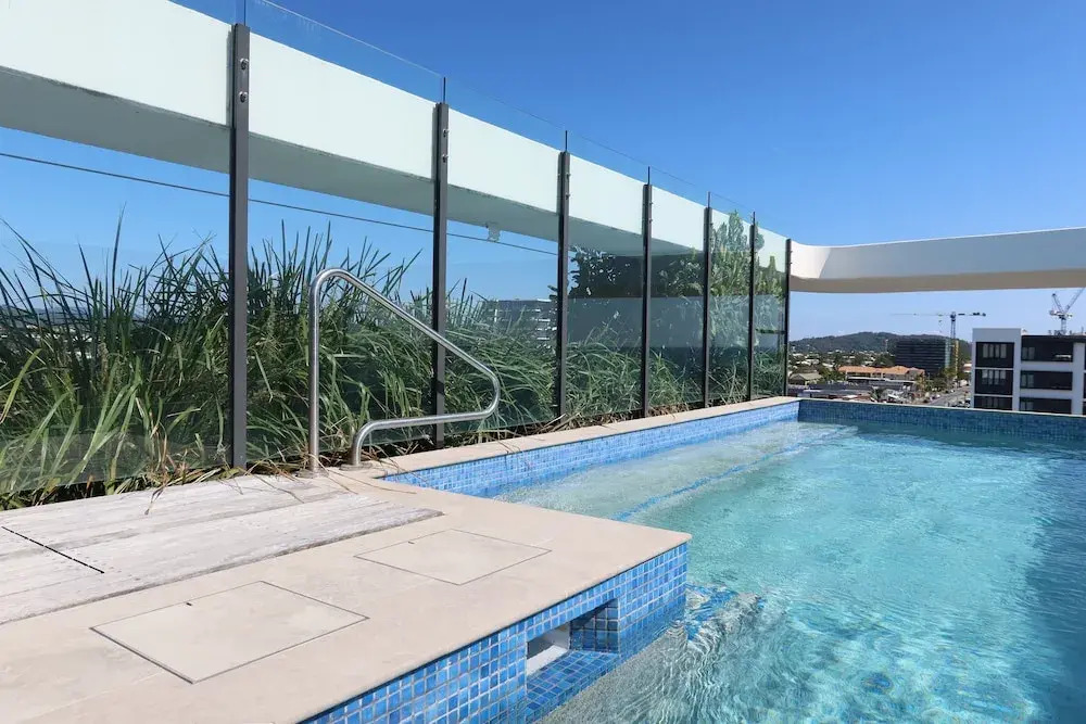 Luxury Palm Beach 1 BDR in The Village
