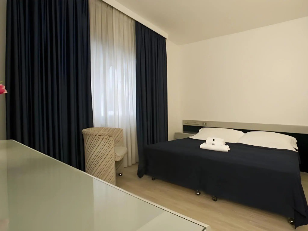 Club Hotel