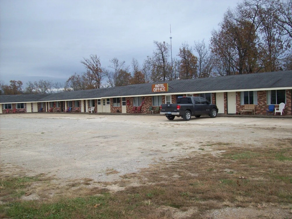 Ozark Plaza Motel & RV Park