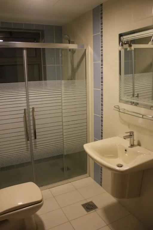 Elegant Modern & Style Hillview Balcony