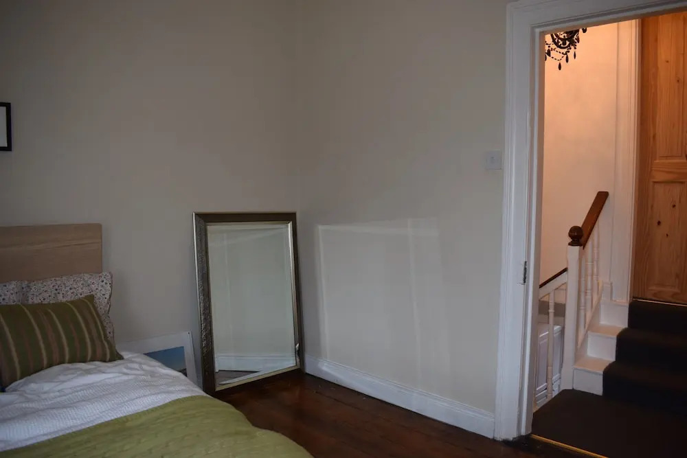 2 Bedroom House on James Street Sleeps 4