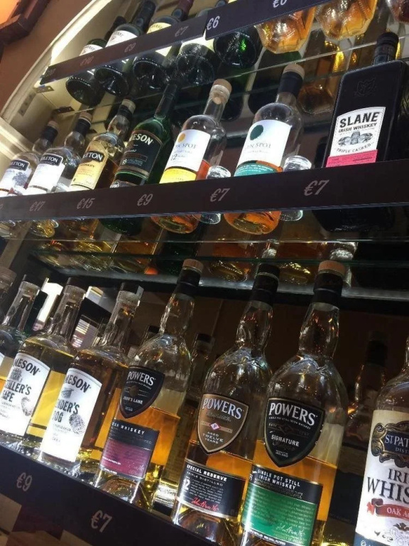 McCauls Bar & Guesthouse