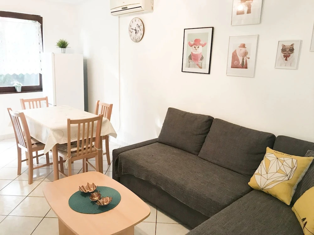 Spacious Holiday Home in Dalmatia With Beach Nearby