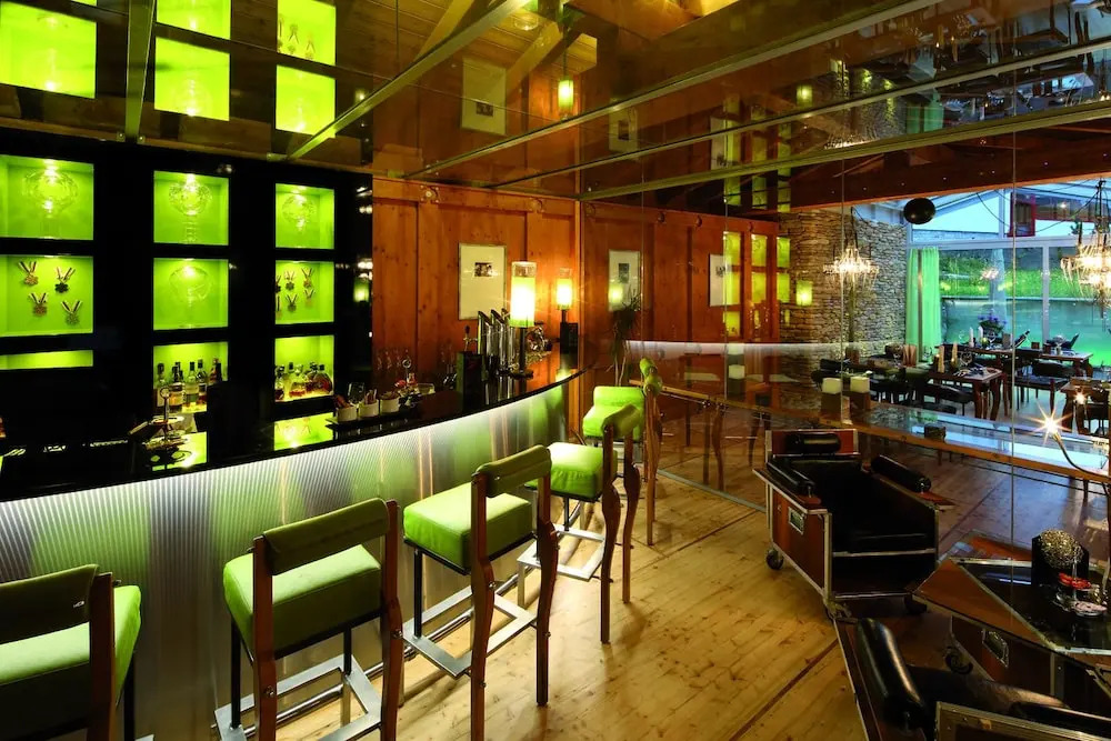 Loftsuite Hotel Saas
