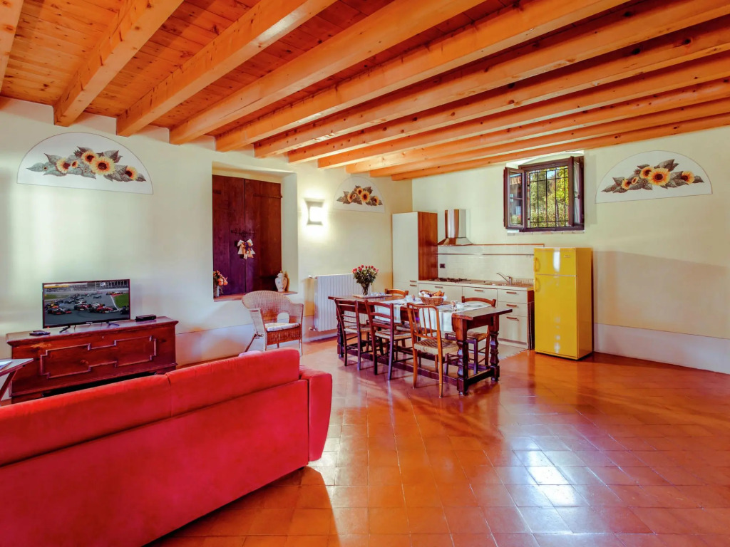 Luxurious Holiday Home in Salò with Swimming Pool