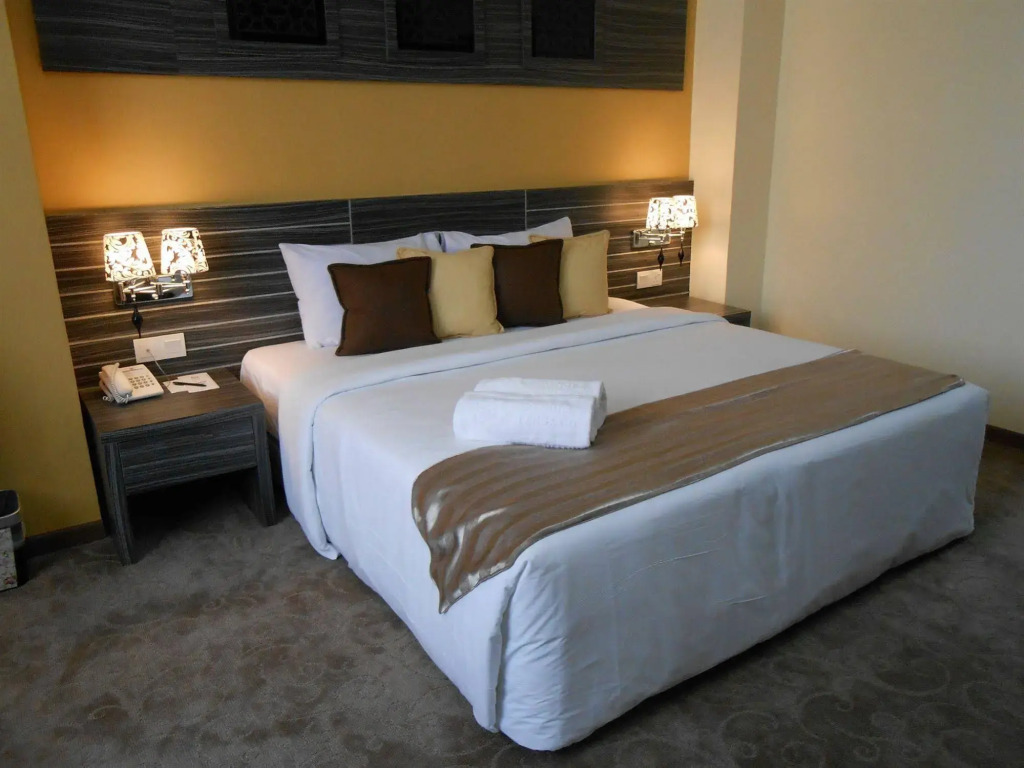 HIG Hotel & Convention