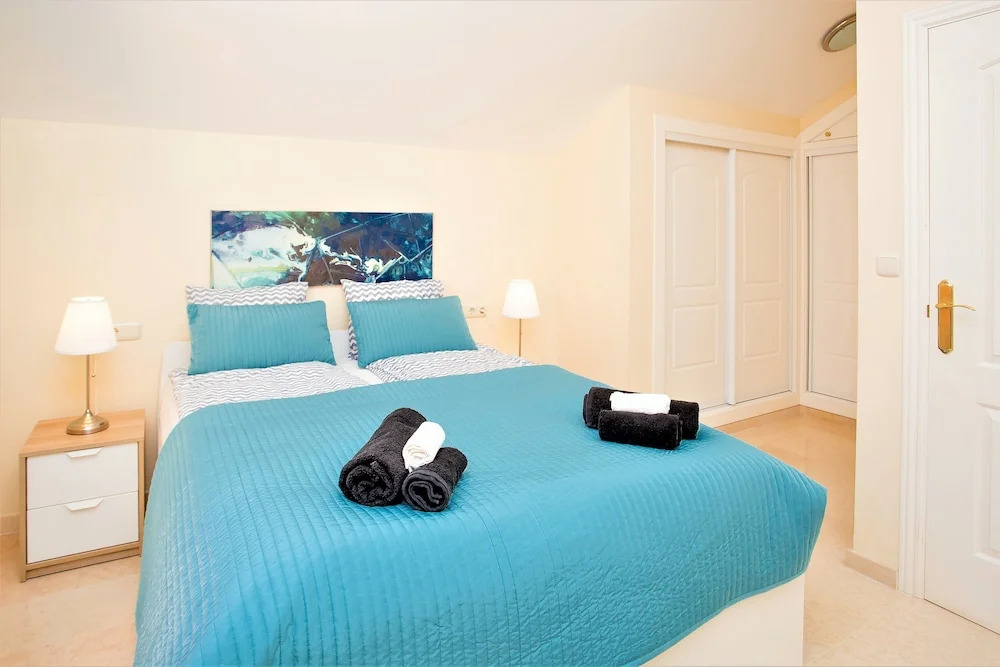 Spectacular views 2 Bed Duplex Penthouse JD31