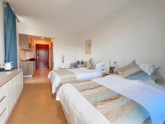 Fengyue Four Seasons Apartment Hotel (Yangjiang Hailing Island North Luowan Branch)
