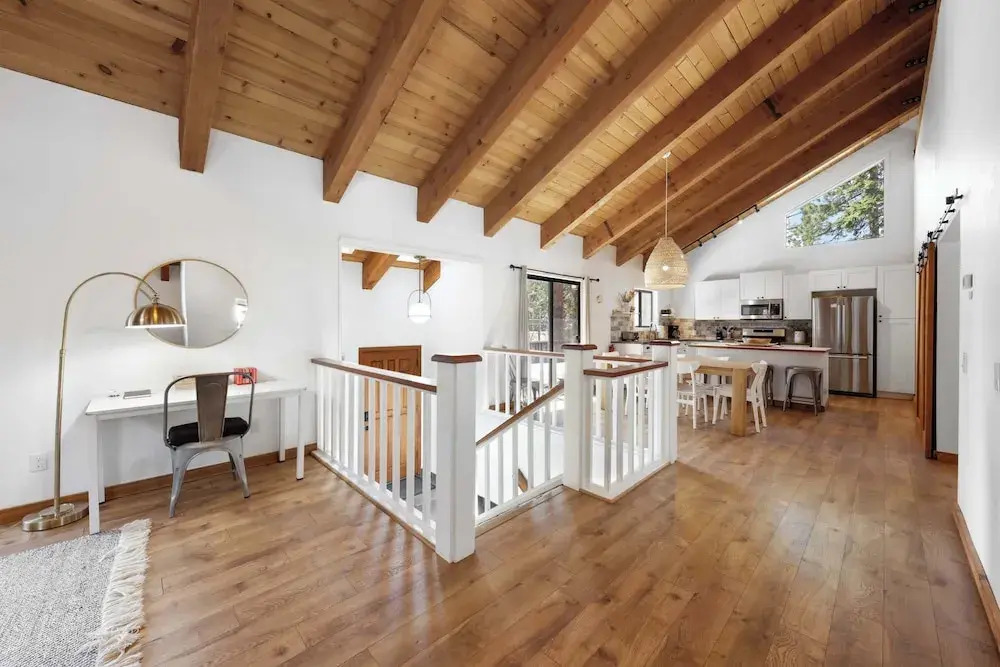 Bright & Modern Cabin Luxury Home in Carnelian Bay!